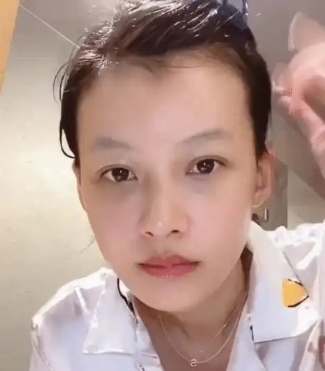 孙怡刚洗完脸就对着镜头拍,看到皮肤那一刻,确定已经是孩子妈?_时候