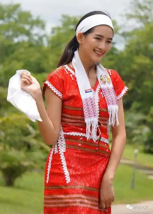 克伦新年当天不少缅甸美女晒出美照