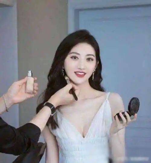 和张继科分手后景甜整容式变美穿无痕衣不见一丝赘肉