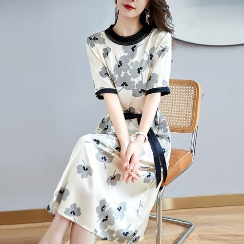 时尚裙子新款洋气气质显瘦夏装真丝年轻款连衣裙2024爆款圆领短袖