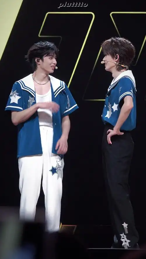 文轩世界第一初恋##宋亚轩刘耀文合唱对视