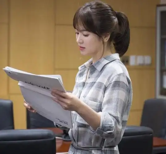 宋慧乔《太阳的后裔》剧照