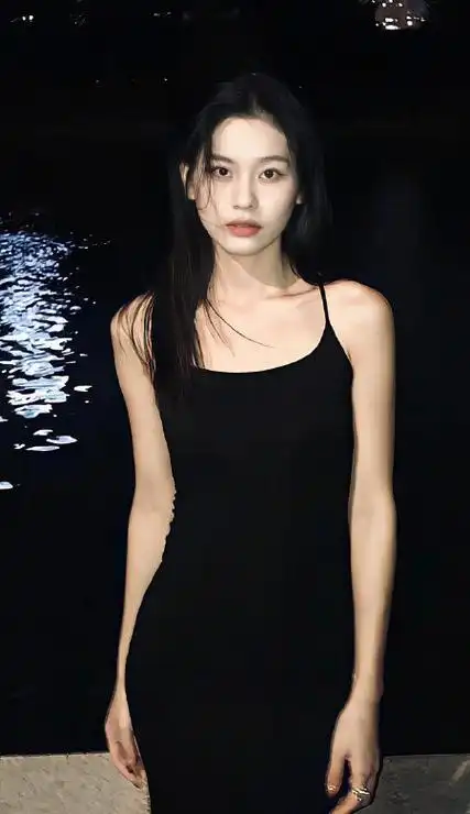 黑色系很酷的耐看型壁纸高清 简约黑色系超酷皮肤合集下载_七七下载网