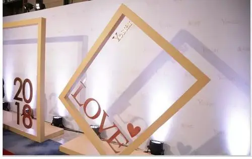 合影墙-花瓣网|陪你做生活的设计师 | 形象墙,主题墙也叫"景墙",以其