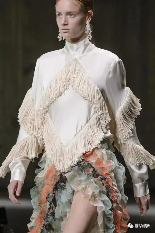 想做好设计要先设计好面料创意肌理面料在服装上的运用让你挪不开眼睛