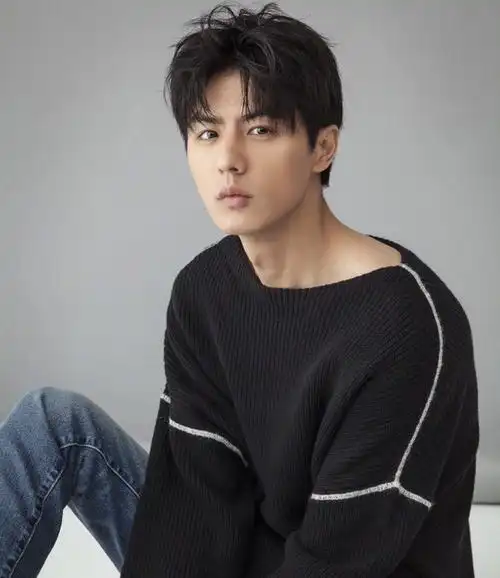 刘畅生活照妻子是吴子佳,共育有一女,小名叫"朵朵".