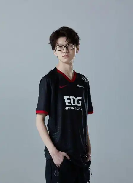 出道六年状态依旧巅峰meiko六周年直播带你细数征战岁月