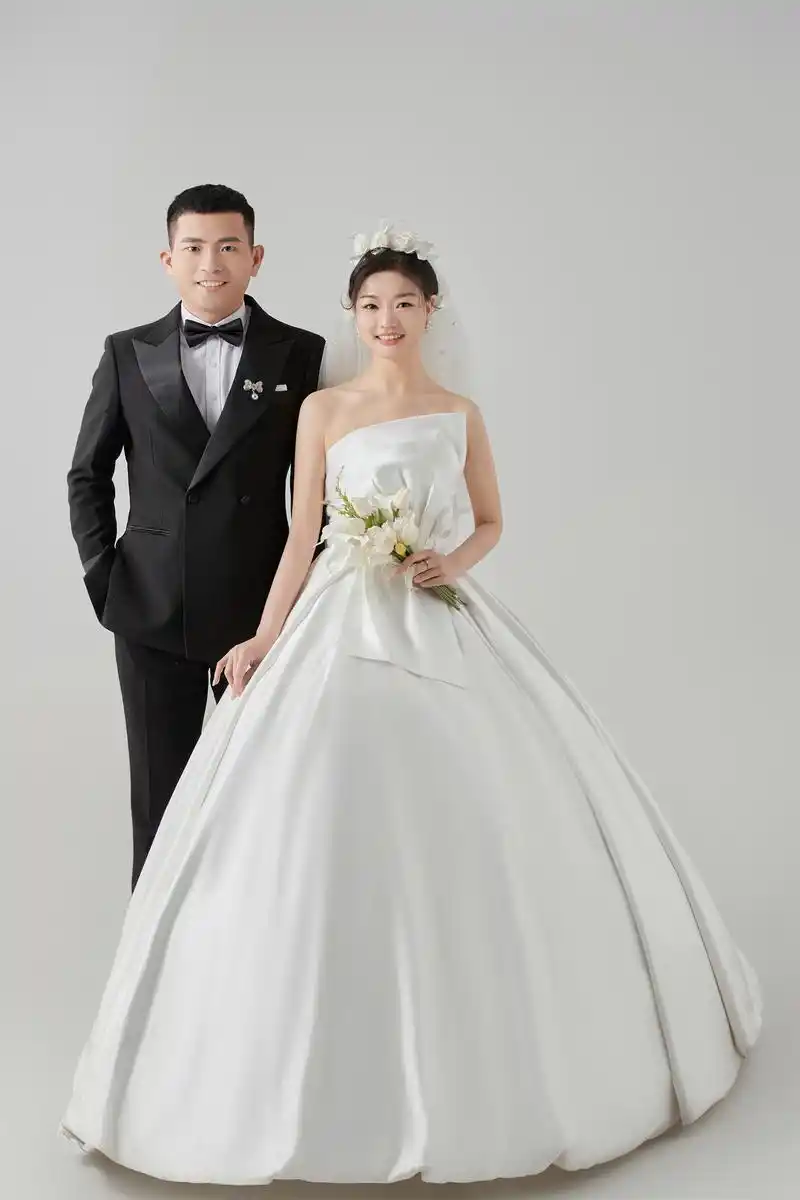 韩式极简仪式感室内婚纱照 菏泽婚纱摄影 客片分享 光影婚纱照