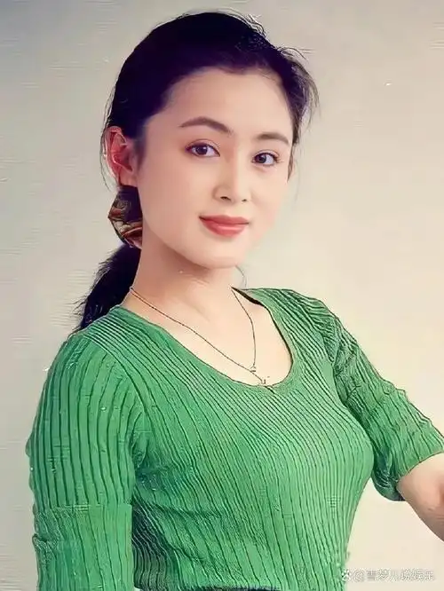 陈红在电影节现身粉丝们惊呼出声