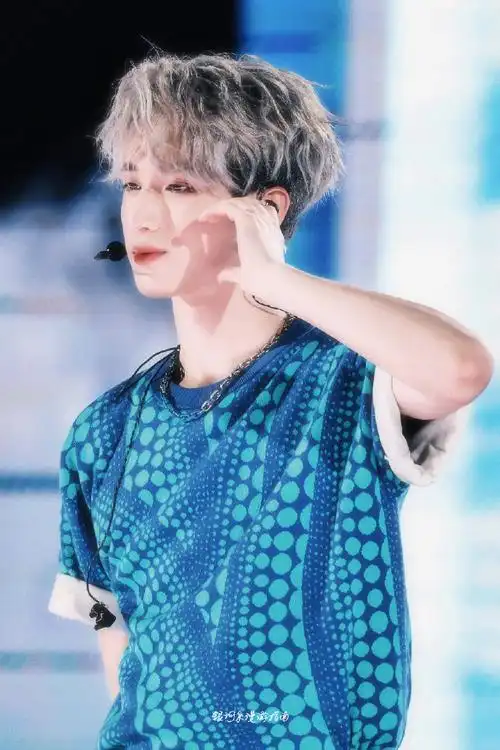 【#我担安利区#】蓝色果然是魅力无限的颜色无论是在舞台还是在生活中