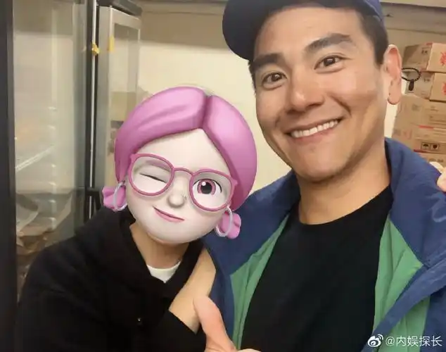 网友晒与彭于晏合影