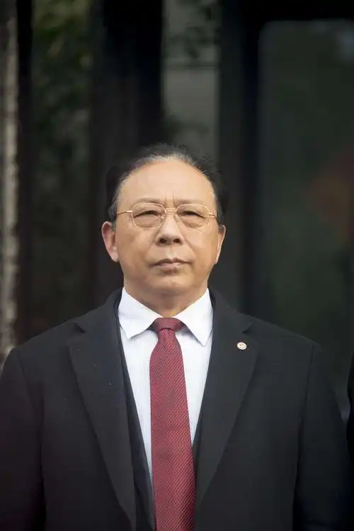 江苏省收藏家协会王罡副会长