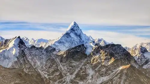 尼泊尔最美雪山之一,ama dablam攀登最全攻略