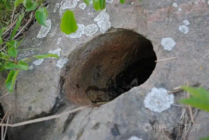 古代文明的秘密石头上的洞古代