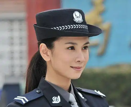 王笛完美演绎女警花王笛真实还原警察现实生活新浪娱乐讯    由著名
