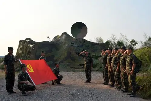 火箭军某部开展"不忘初心,牢记使命"主题教育.