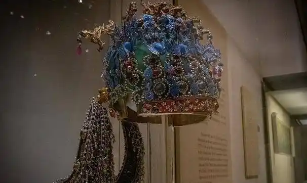 原创定陵出土的国家一级文物明孝端皇后的九龙九凤冠究竟有多奢华