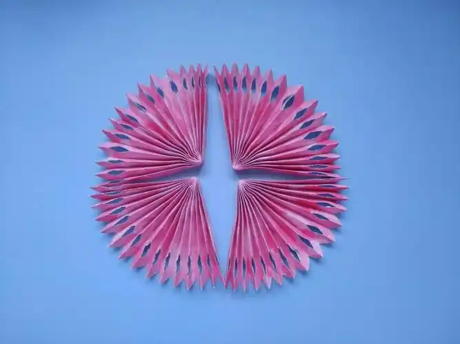 折一把美丽的圆形扇子只要几步就做好儿童益智手工折纸教程