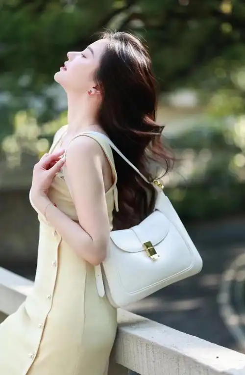 想拍美全身照,用好8个姿势,这样拍出片率高人也很美