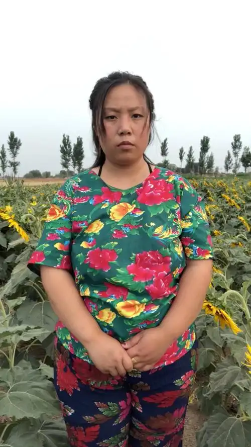 农村邋遢大妈糟嫌弃,化妆惊艳全场