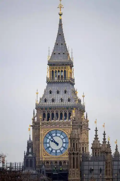英国首都伦敦的大本钟因接受维修"停工"四年之后,将于2022年新年来临