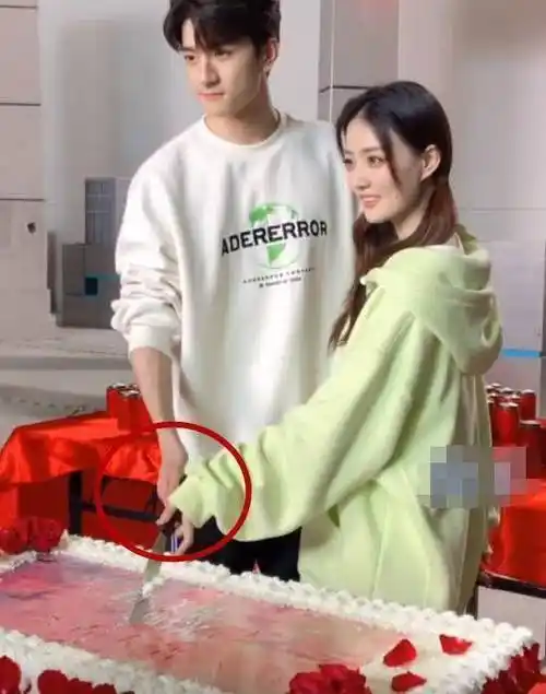 避没避嫌很明显_时候_距离_男朋友