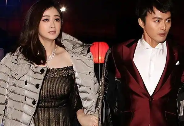 分手9年,再看叶祖新和蒋欣的"较量",才发现魔高一尺道高一丈