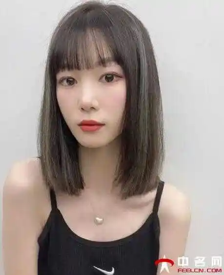 2021好看的直发发型显露出无比的唯美与曼妙