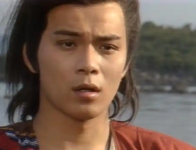 黄日华饰演的郭靖天然呆萌本色出演难怪这么经典