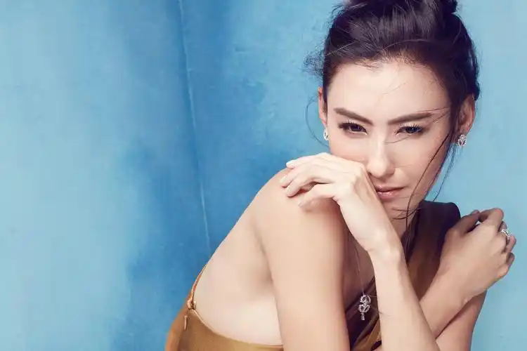 哭泣的张柏芝高清原图下载,哭泣的张柏芝,高清图片,壁纸-桌面城市