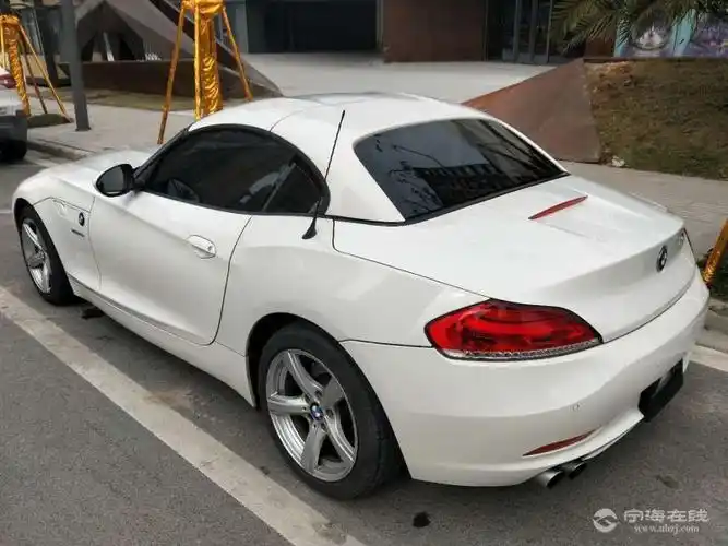 宝马z4硬顶敞篷豪华版 白色22.2万