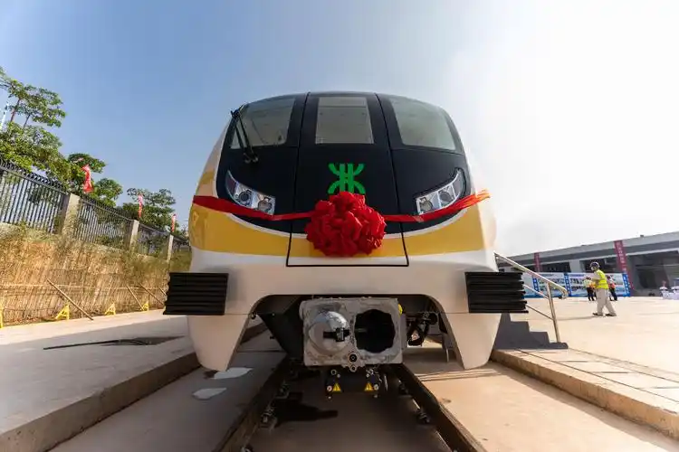 深圳地铁"喜提"14号线首列车并举行中国标准地铁列车研制合作签约仪式