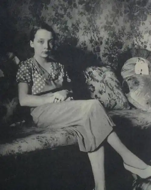 爱情作家杜拉斯:66岁迷倒28岁小伙,身材矮小却有童话般初恋_李云泰_母