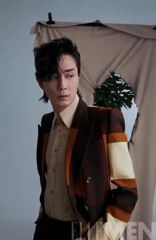 李承铉ellemen11月刊封面