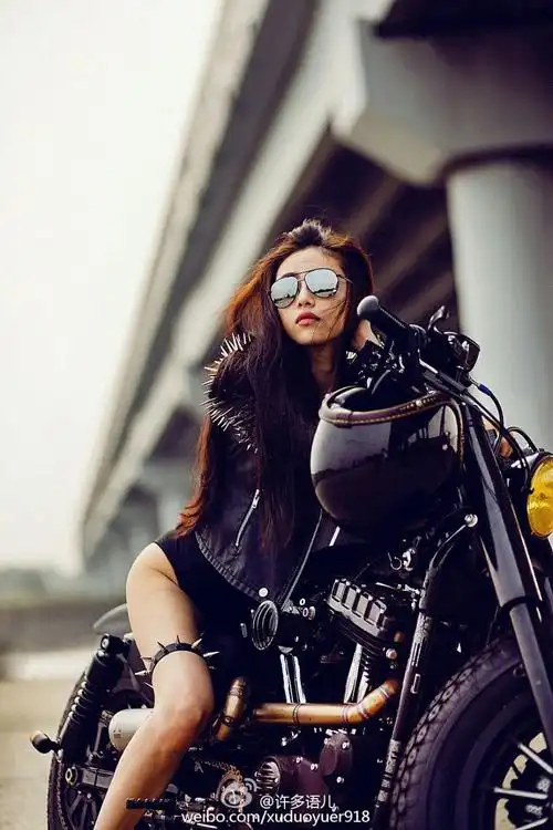 近日,大连女神老师许多语儿在微博晒出一组新写真.