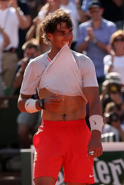 年轻时的纳达尔好帅