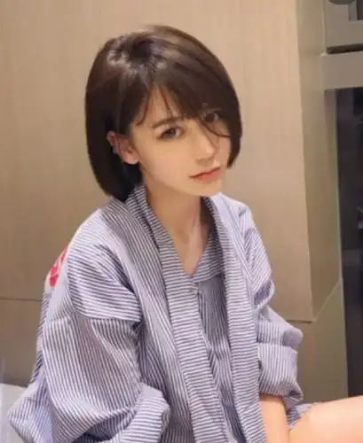 适合发量少女生的六款发型,显脸小又洋气,清爽一整夏