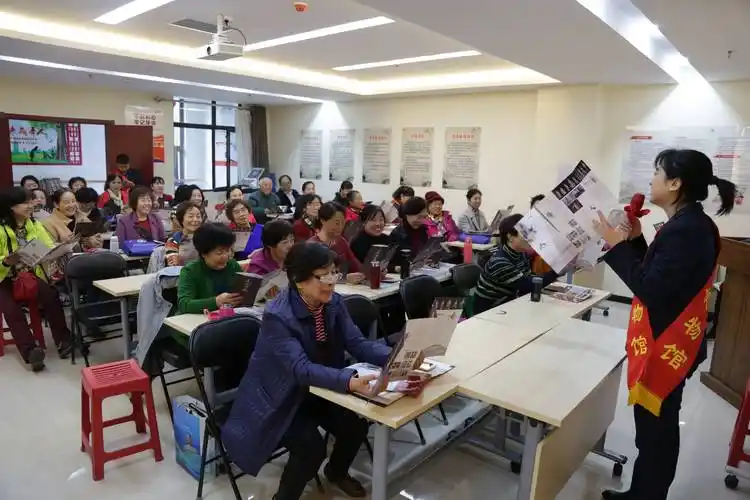 晋源区绿地社区老年人乐享幸福生活_活动室_合唱队_居民