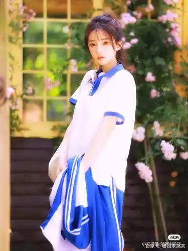 校服少女清纯写真