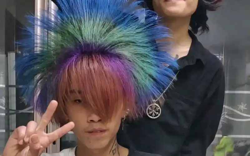 喜欢哪一款杀马特发型?本教主免费为你打造.