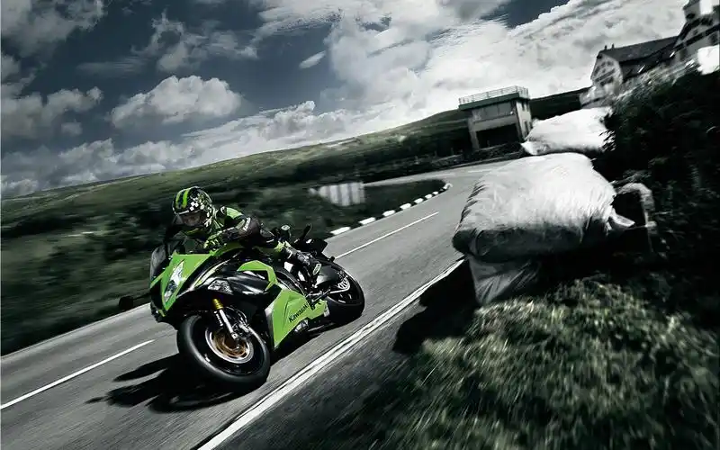 2013款川崎忍者zx6r636摩托车桌面壁纸
