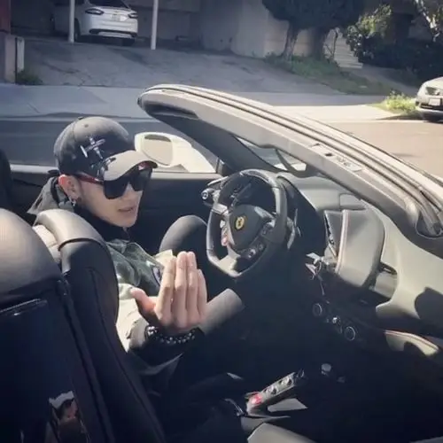 [黄子韬][分享]170308 新鲜桃汁可解海浪一渴 跑车,加州阳光和桃少爷