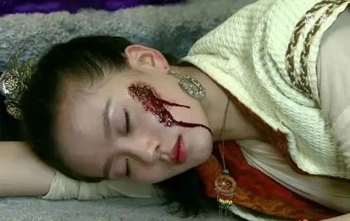 影视剧中同是被毁容,赵丽颖柔弱动人,baby却给人骂_网易订阅