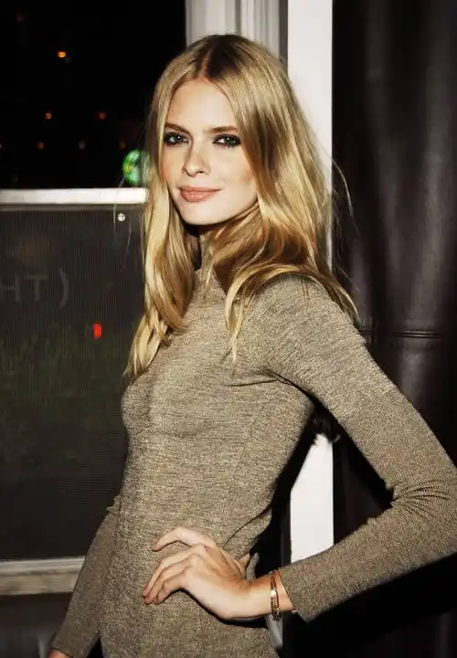 吃德国香肠长出的完美身材,绝色佳人:日耳曼气质型女神级别超模_母亲