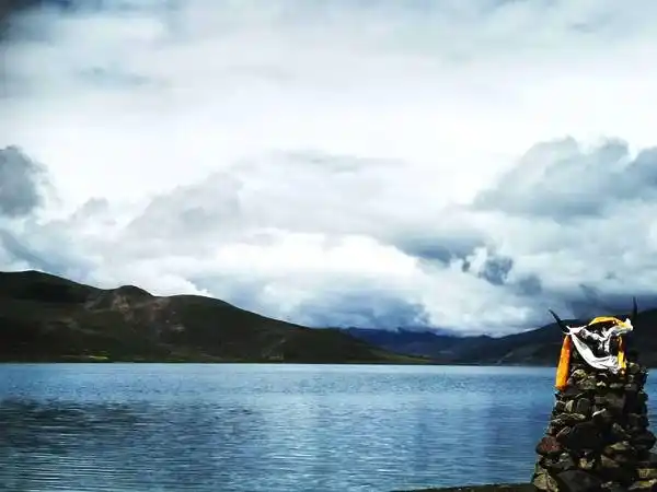 把旅行当做一场修行,寻求内心的平和与自省,用自然的自己去拥抱大自然