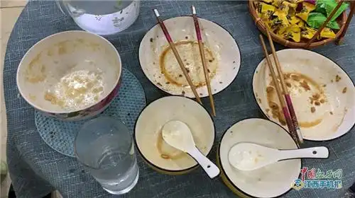 厉行节约净光盘 ——浔阳区人民路街道沙子墩社区积极践行"光盘"行动