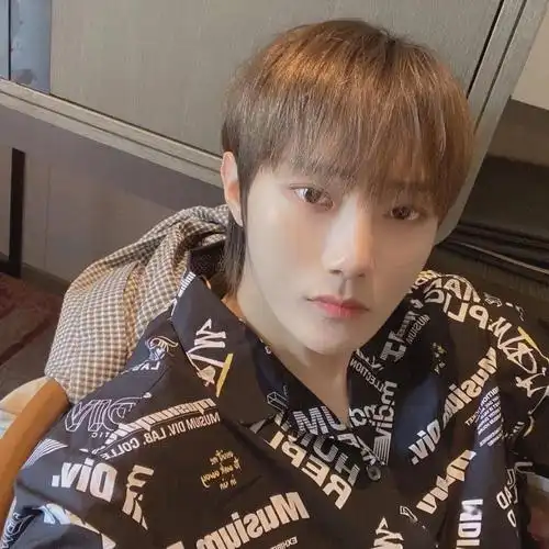 【微信头像】r1se刘也