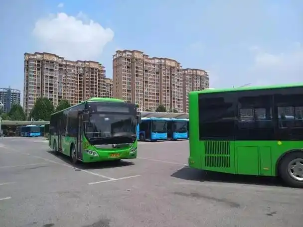 年10月上路,24台zk6100hgm2012年8月上路,36台zk6120hgm2012年8月上路