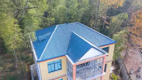 怎么做四面倒水的树脂瓦屋顶屋面