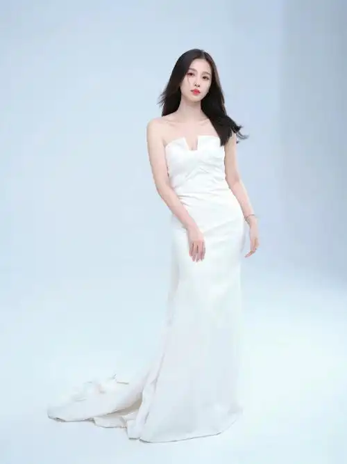 虞书欣婚纱造型美不过10秒##虞美人的爱情观